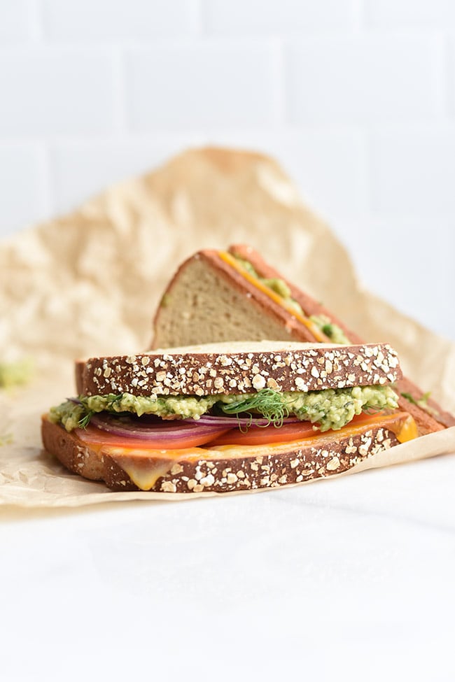 2-Minute Avocado Pesto Sauce Sandwich