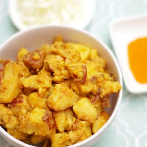 Aloo Gobi - Indian Style Potatoes & Cauliflower