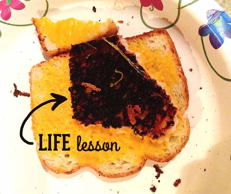 "I Keep Burning Grilled Cheese" - a short story about getting past your own imperfections and moving on with a smile and grace | The Mighty Mrs.