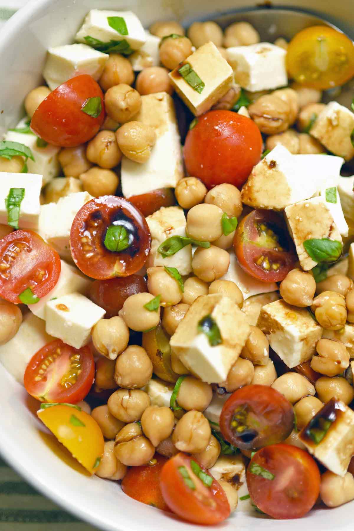 Caprese Garbanzo Bean Salad