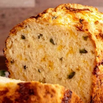 Cheesy Jalapeño Beer Bread