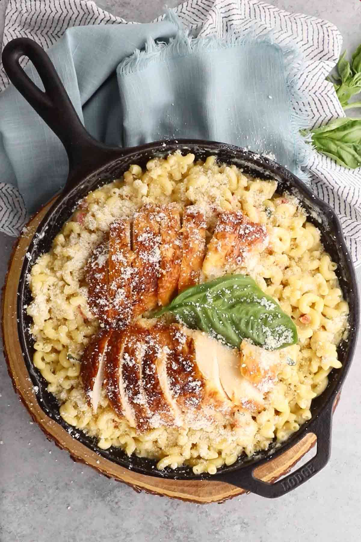 15- Minute Tuscan Mac and Cheese with Rotisserie Chicken