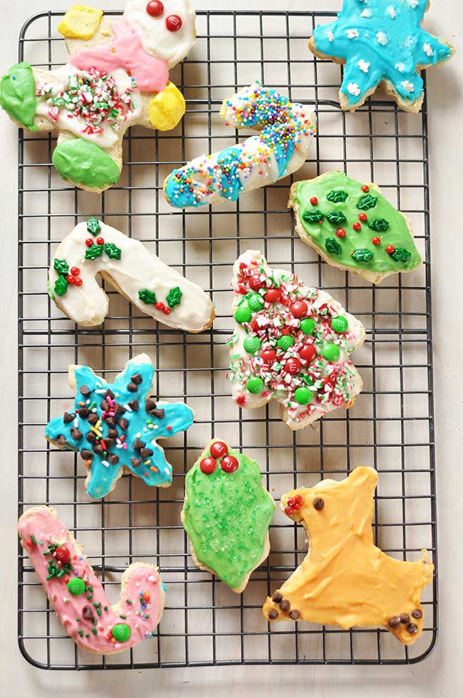 Christmas Cutout Cookies with Buttercream Frosting - Mighty Mrs | Super ...