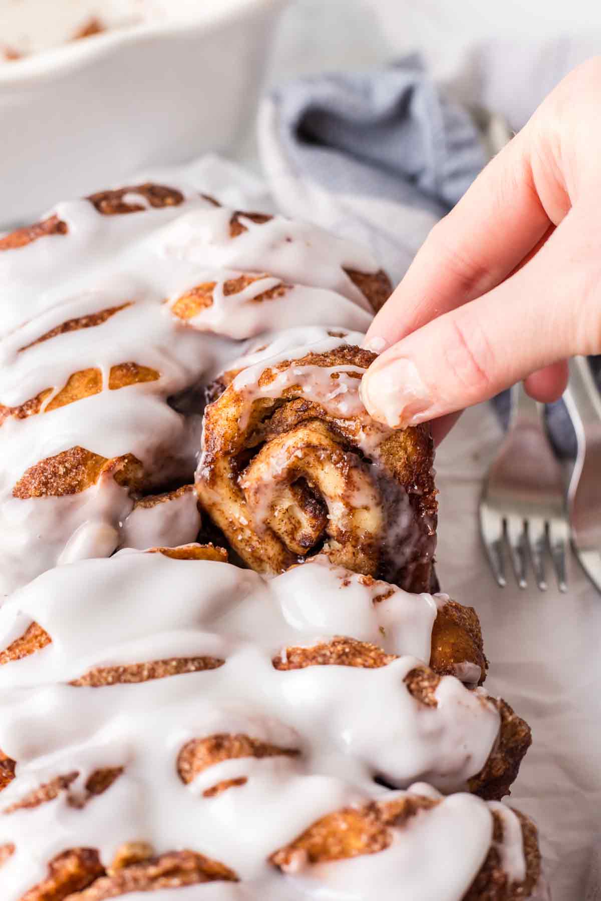 Cinnamon Roll Pull-Apart Bread