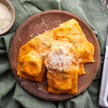 Spinach and Ravioli in Pink Sauce