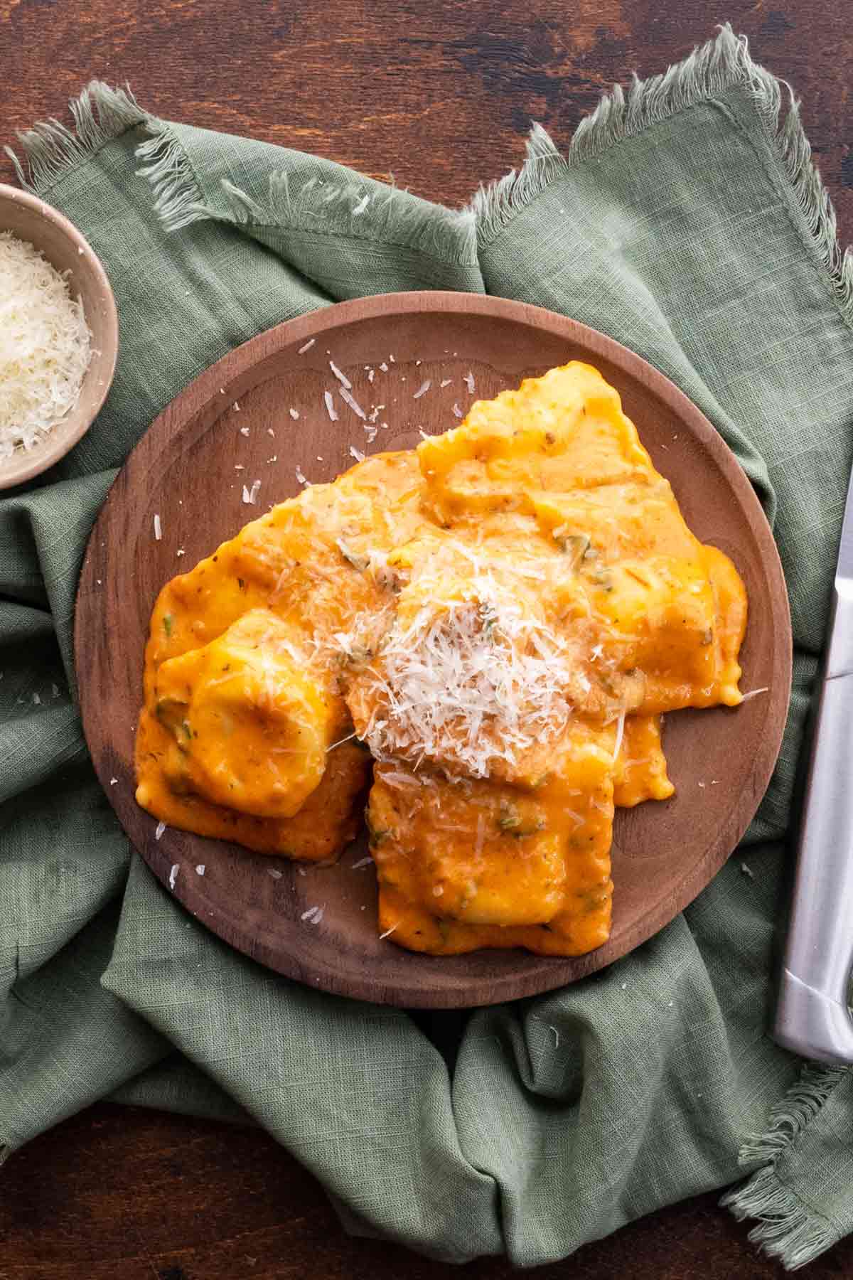 Spinach and Ravioli in Pink Sauce