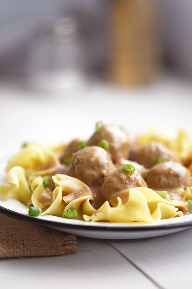 https://www.mightymrs.com/wp-content/uploads/creamy-swedish-meatballs-with-noodles5.jpg