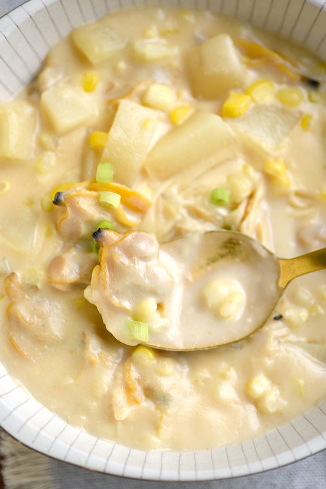 Rich Creamy Clam Chowder