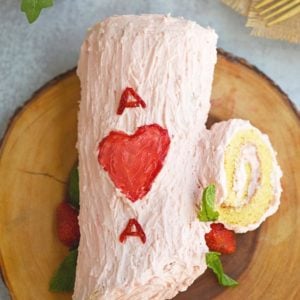Valentine Strawberry Log Cake
