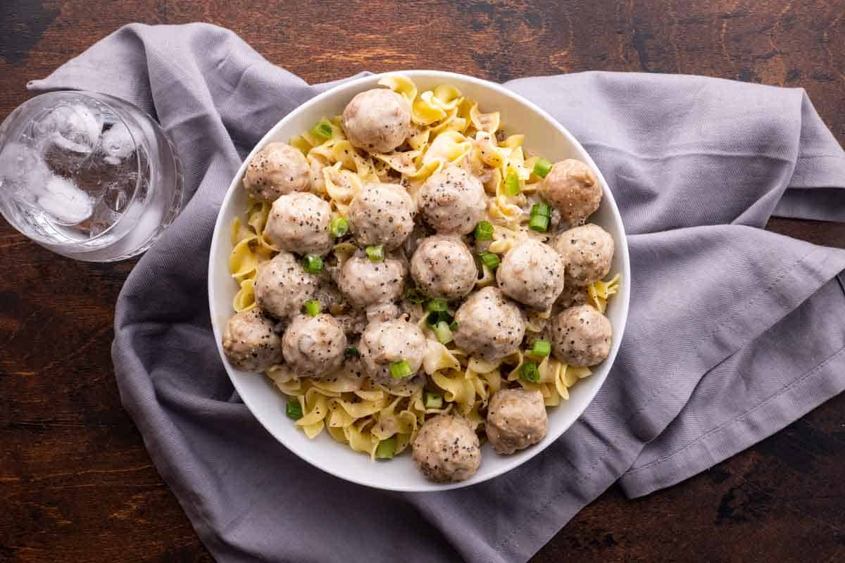 Super Easy Crockpot Swedish Meatballs