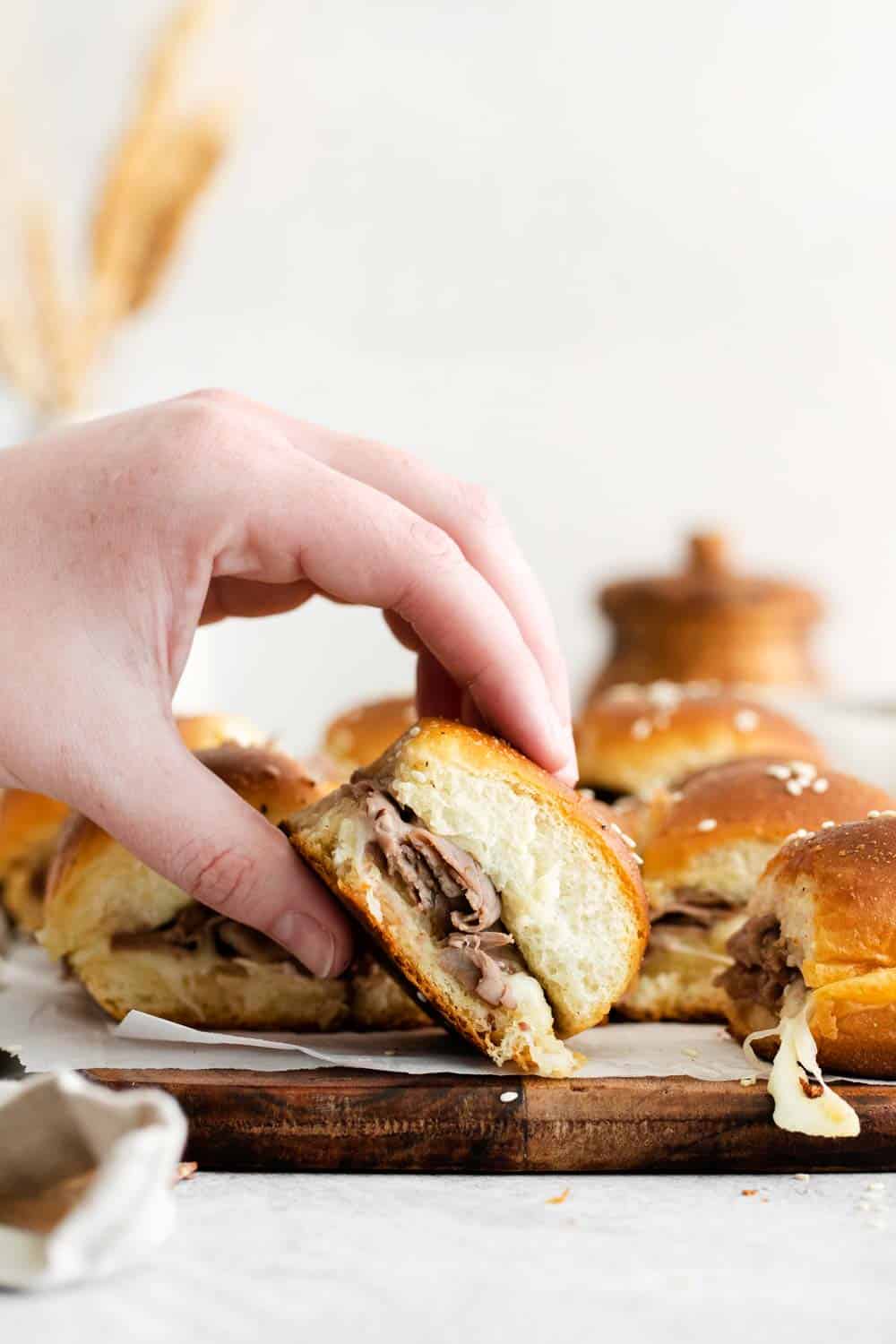 French Dip Sliders on Hawaiian Rolls