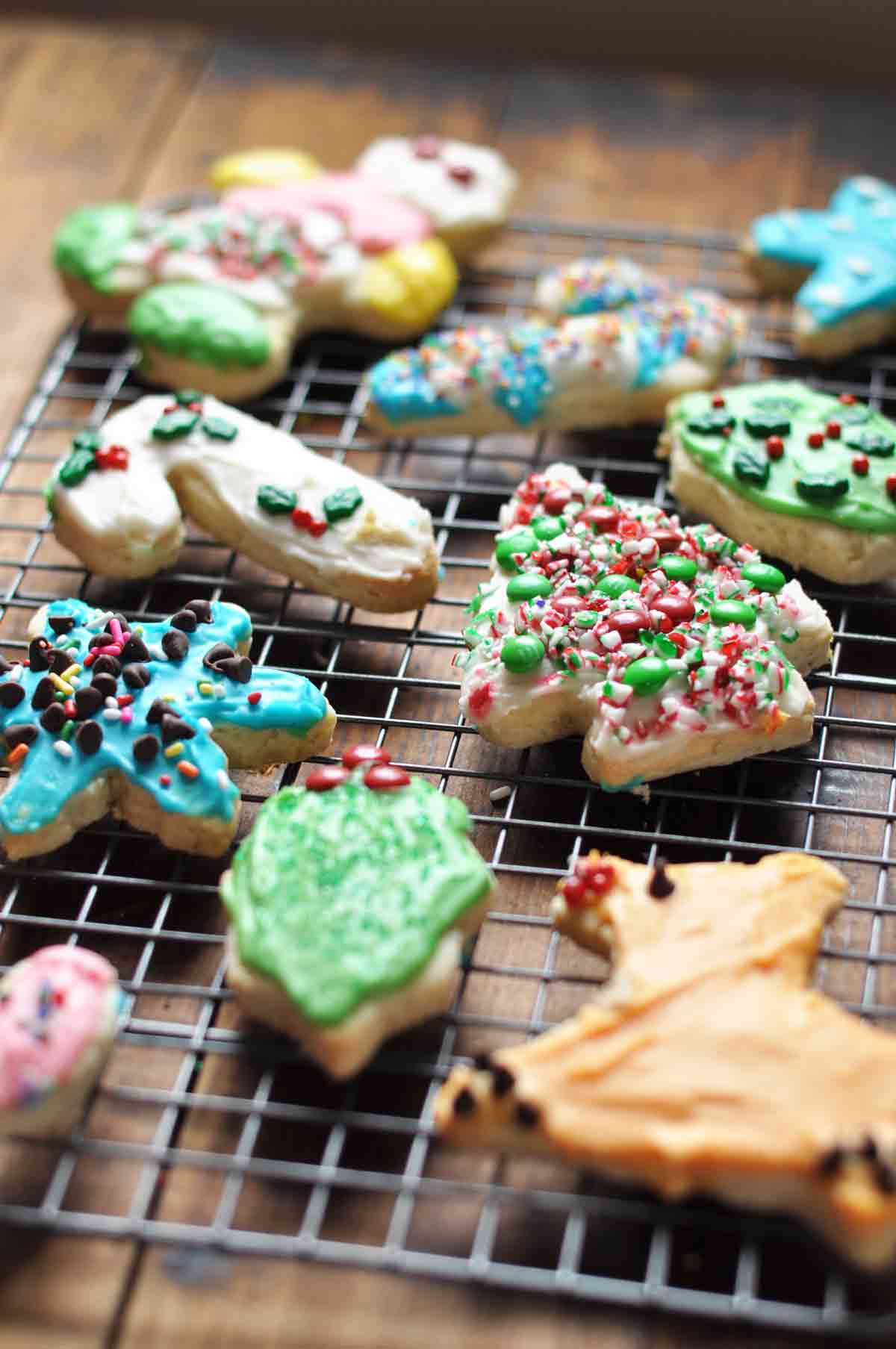Frosted Oatmeal Christmas Cookies