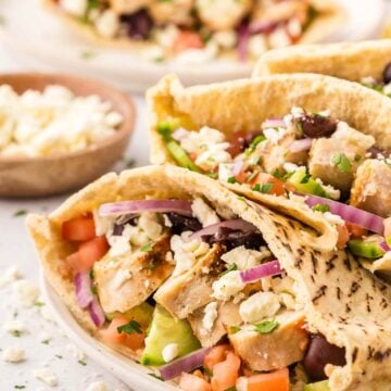 Greek Chicken Pita Pockets