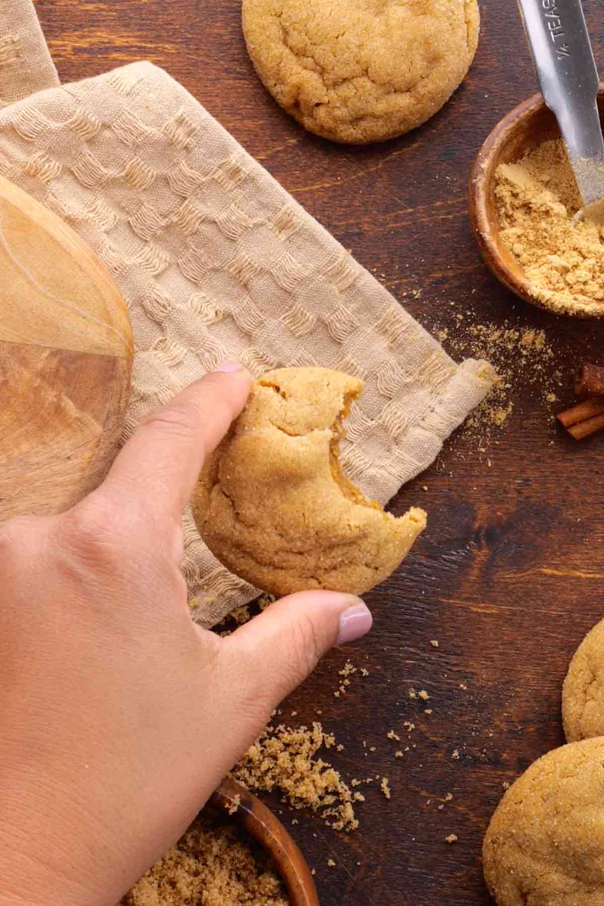 Chewy Molasses Cookies