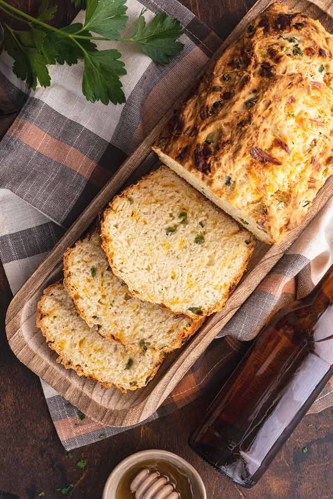 Jalapeno Cheddar Beer Bread, Siced