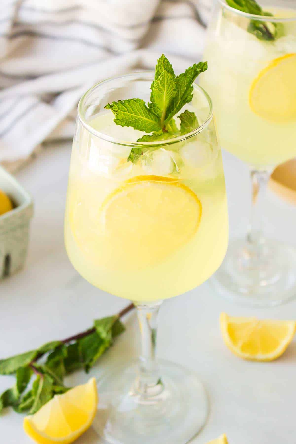 Lemoncello Spritz Cocktail