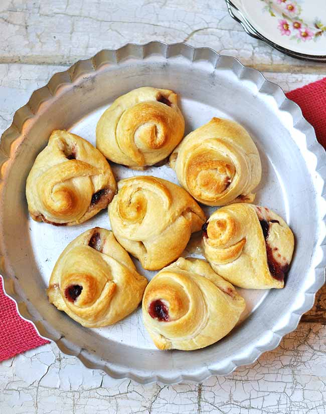 Lingonberry Brie Knots