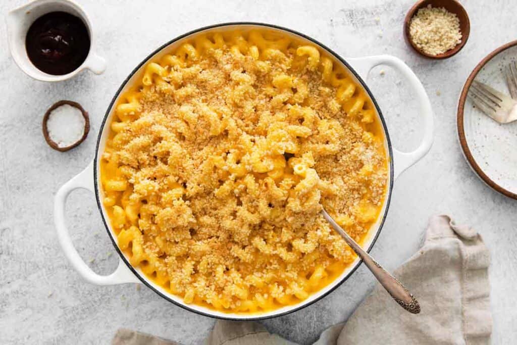 Baked Mac and Cheese topped with Bread Crumbs