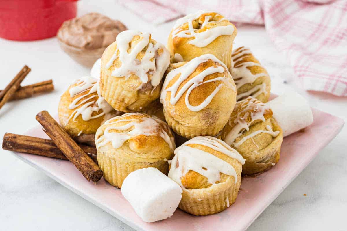 Magic Marshmallow Puffs with Cream Filling