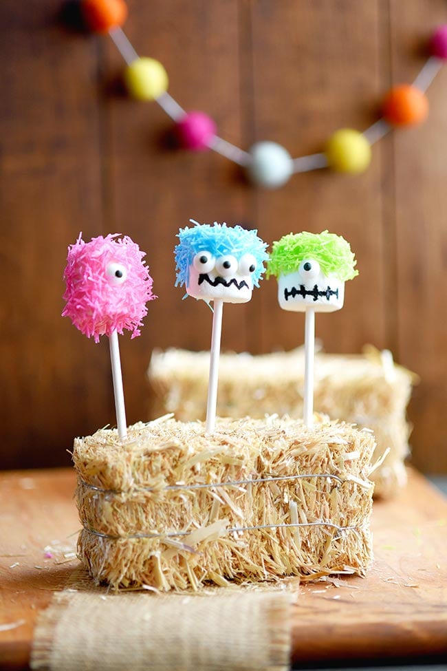 Marshmallow Monster Pops - an easy Halloween party treat