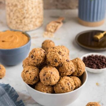 5-Ingredient Peanut Butter Protein Balls