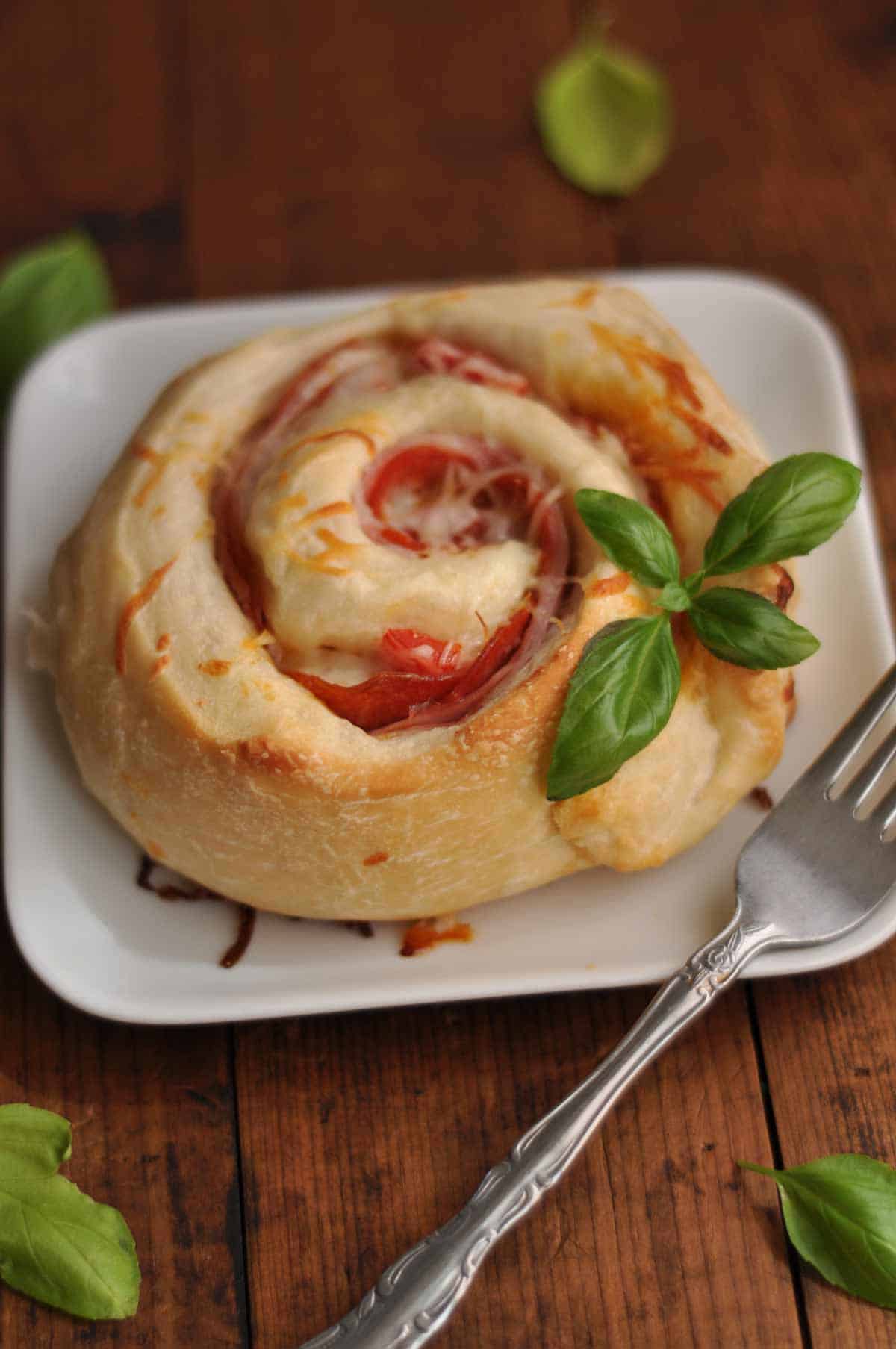 Baked Pepperoni Roll Ups