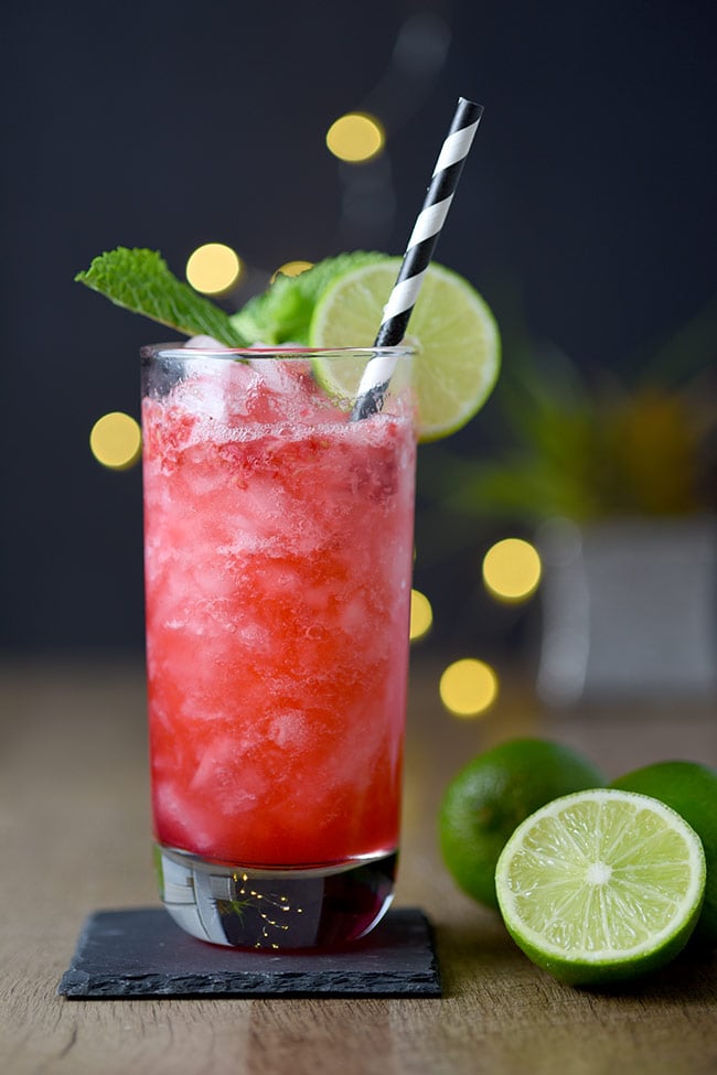 Raspberry Sloe Gin Fizz Cocktail