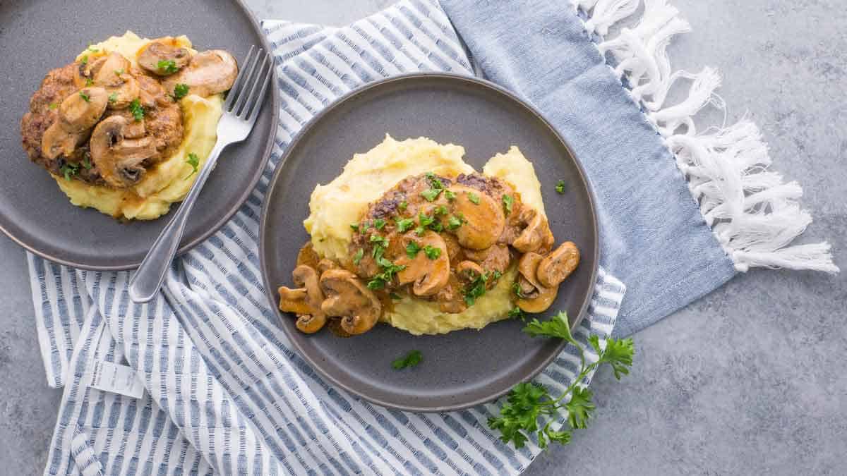 Salisbury Steaks with Mushrooms and Gravy