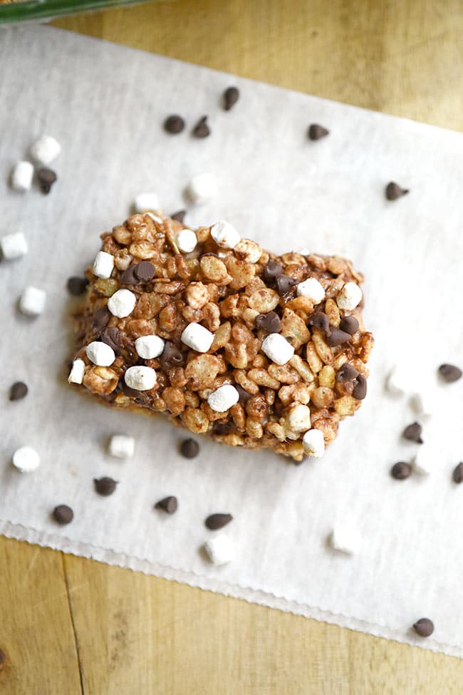 S'mores Rice Crispy & Oatmeal Treats with marshmallows, mini chocolate chips and graham crackers