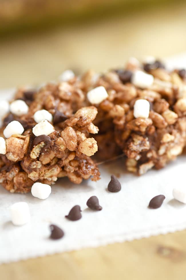 S'mores Rice Crispy & Oatmeal Treats - chewy snack bars