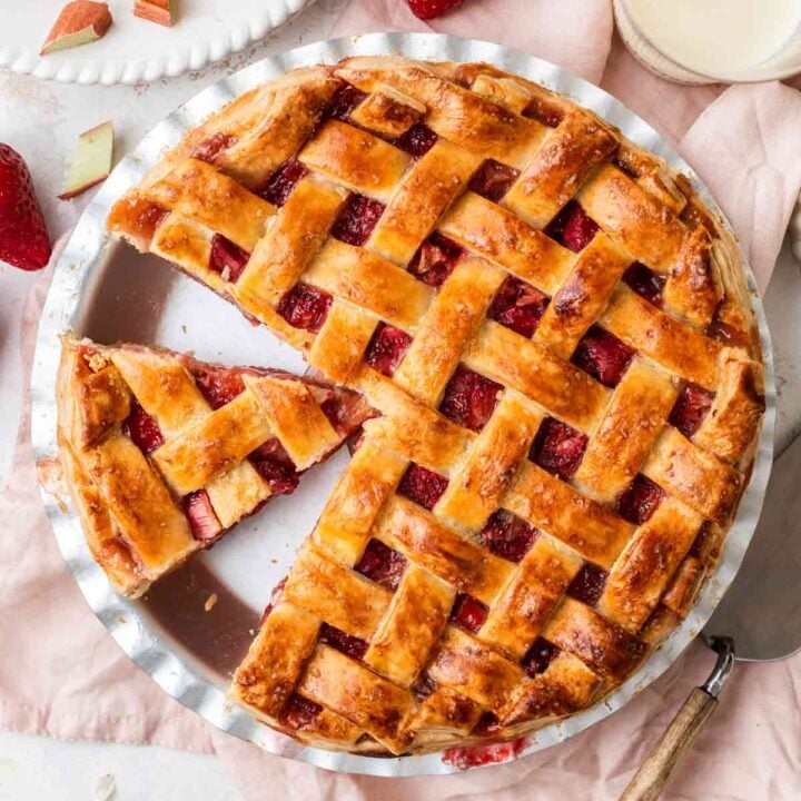 Strawberry Rhubarb Pie - Mighty Mrs | Super Easy Recipes