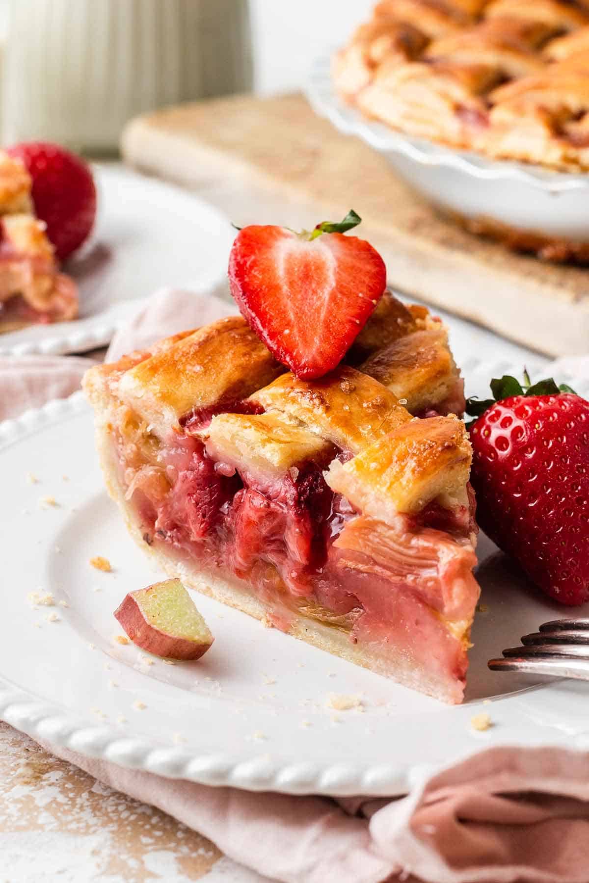 Strawberry Rhubarb Pie with Pectin