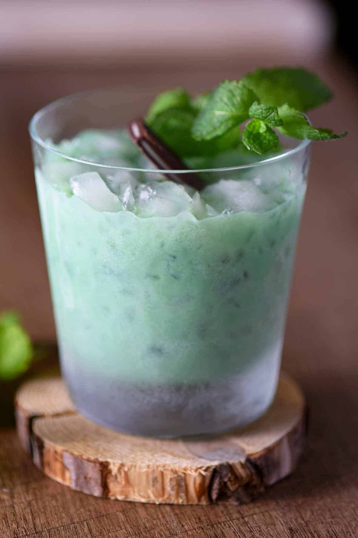 2-Ingredient Thin Mint Cocktail