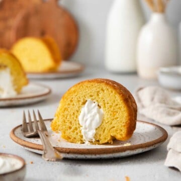 Yellow Cake with Marshmallow Filling