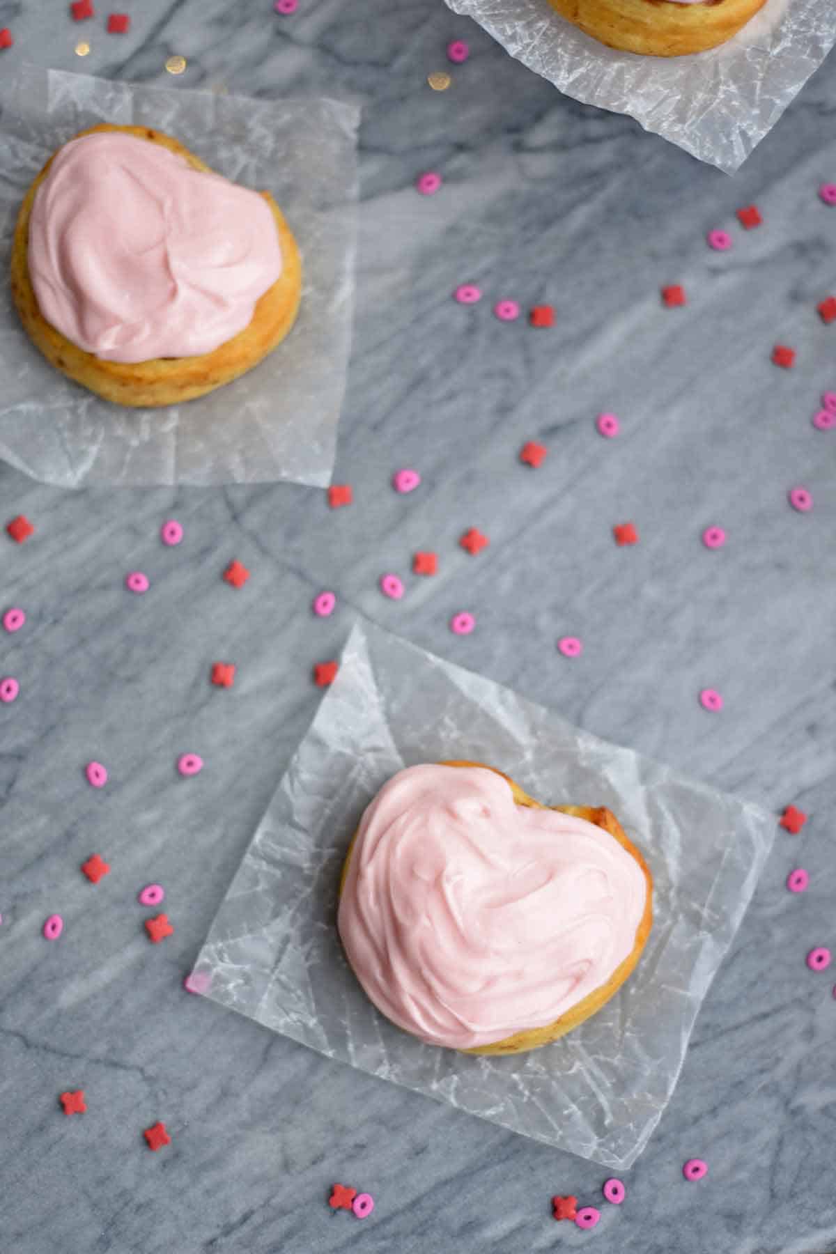 Heart-shaped Cinnamon Rolls